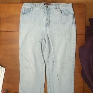 Gloria Vanderbilt Amanda Stonewashed jeans